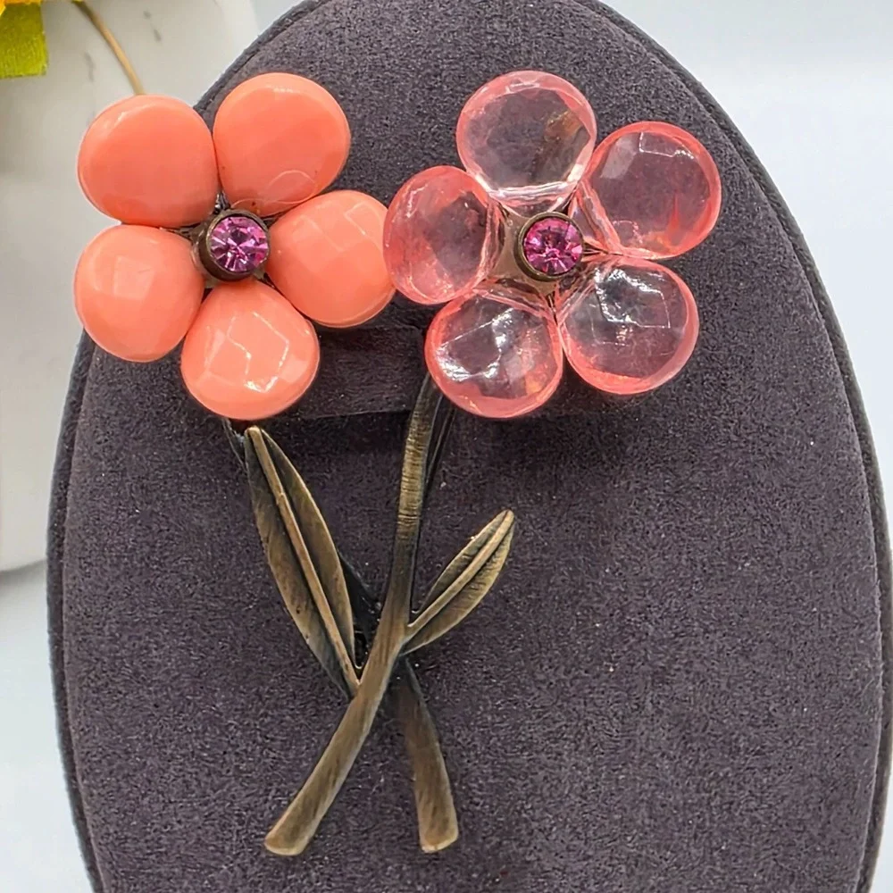 Vintage Lucite Thermoset Flower‎ Brooch Pink Coral Rhinestone 1950s Floral Pin